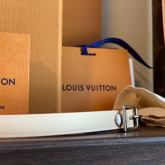 +NWT+ LOUIS VUITTON Flask Holder : Monogram steel / Monogram canvas & cowhide - Picture 9 of 16